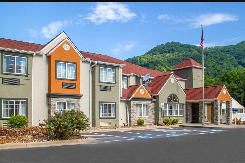 Quality Inn & Suites Maggie Valley Main image 1